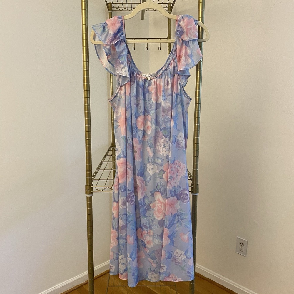 Miss‎ Elaine Short Nightgown Womens Blue Pink Multi Floral Size Medium Floral